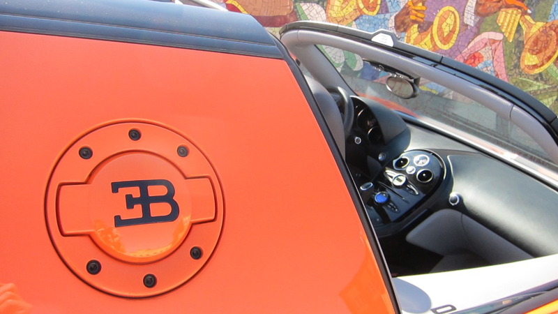 Illustration for article titled 18 Things You Learn Driving The $2.35 Million Bugatti Veyron Vitesse